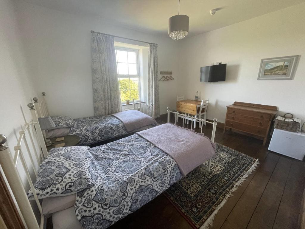 Double Room with Private Bathroom room - Image 1