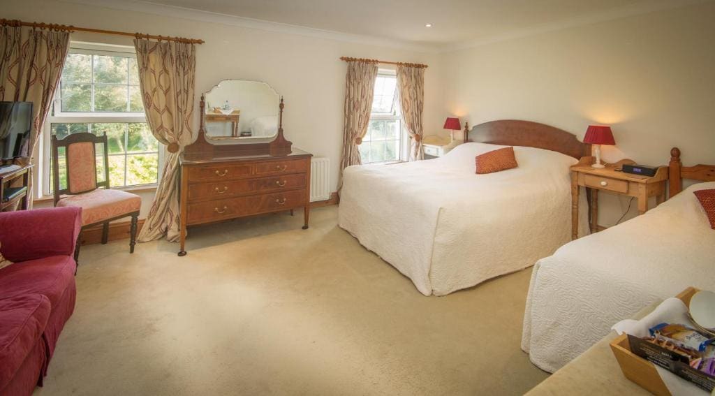 Double or Twin Room with Private Bathroom room - Image 3