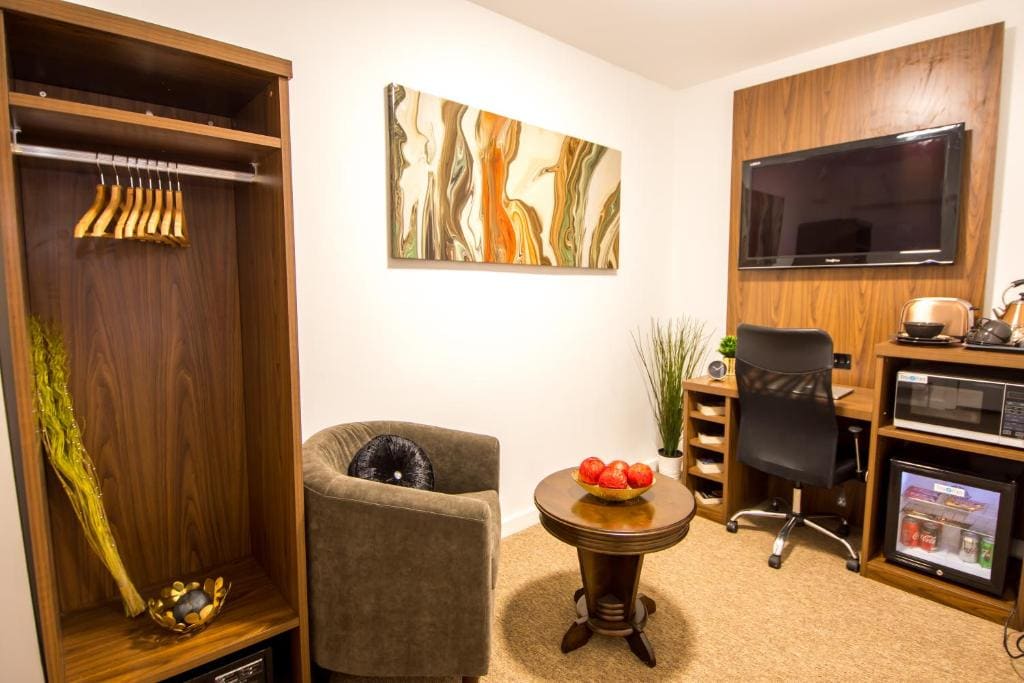 Superior Twin Room room - Image 3