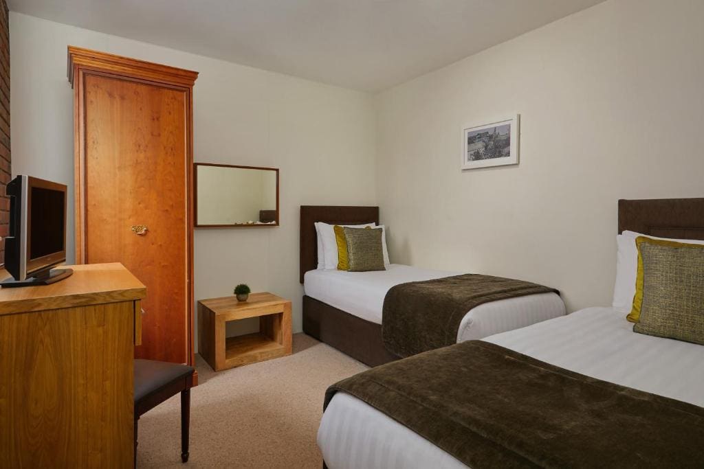 Family Room room - Image 1