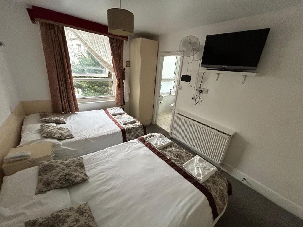 Quadruple Room room - Image 1