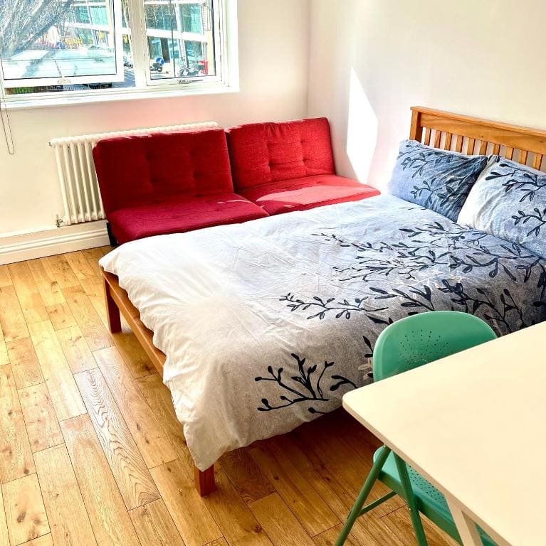 Double Room with Garden View room - Image 2