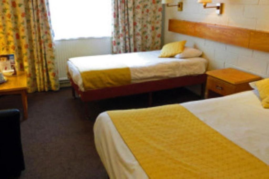 Standard Family Room room - Image 1