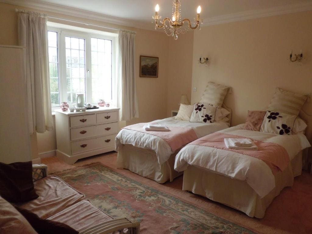 Double Room with Private External Bathroom room - Image 1