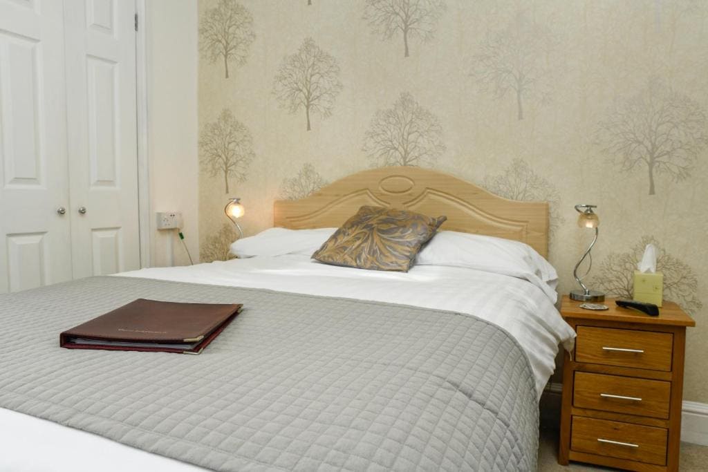 Standard Double Room with Shower First Floor room - Image 3