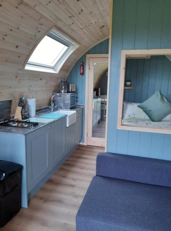 Superior Quadruple Room room - Image 2