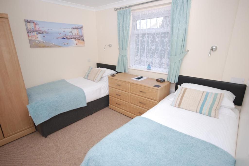 Standard Twin Room room - Image 1