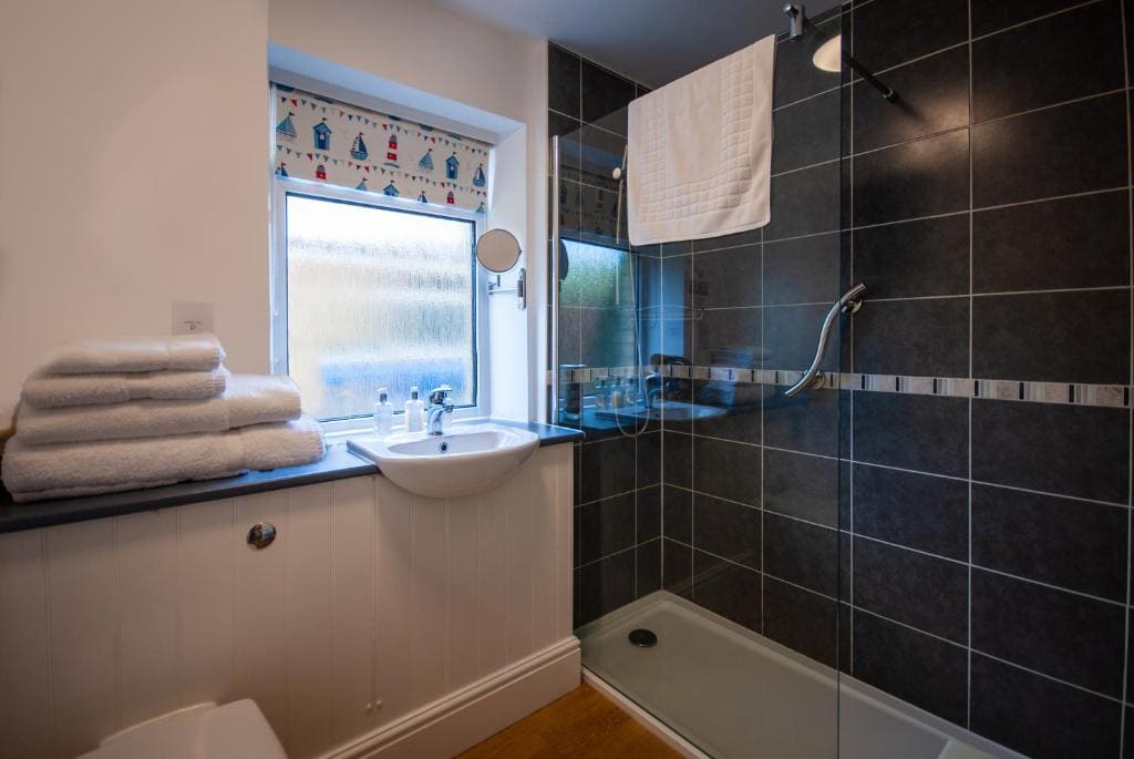 Standard Twin Room room - Image 2