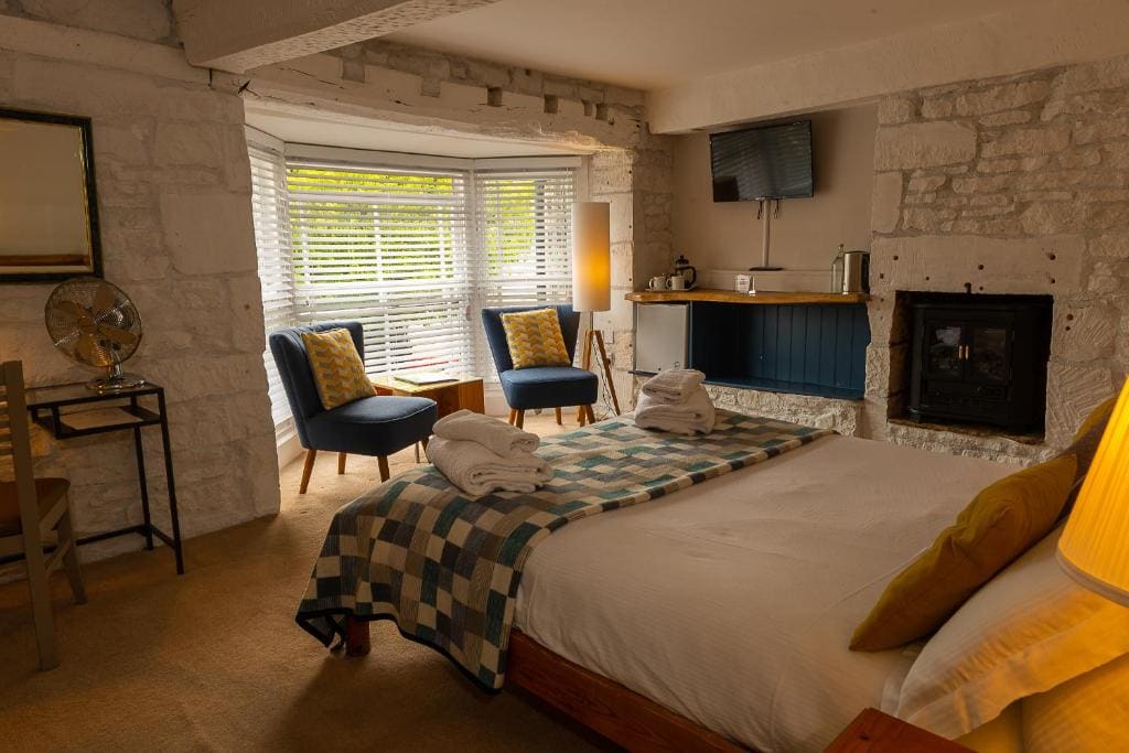Double Room with Private Bathroom room - Image 3