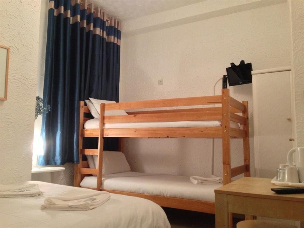 Quadruple Room room - Image 2