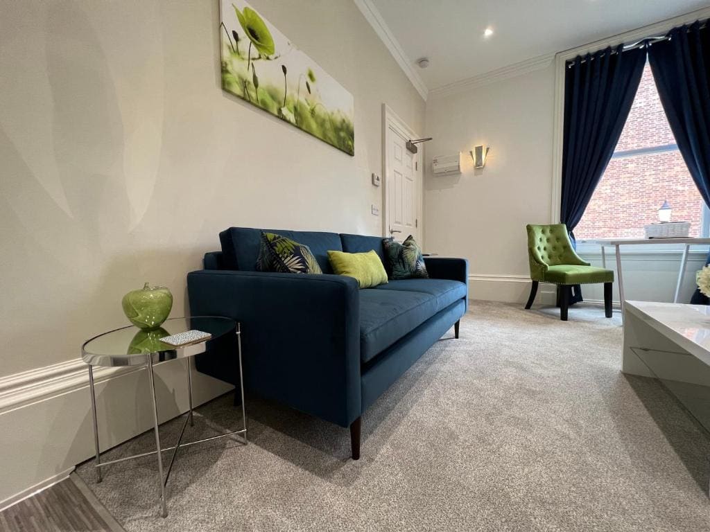 One-Bedroom Apartment room - Image 3