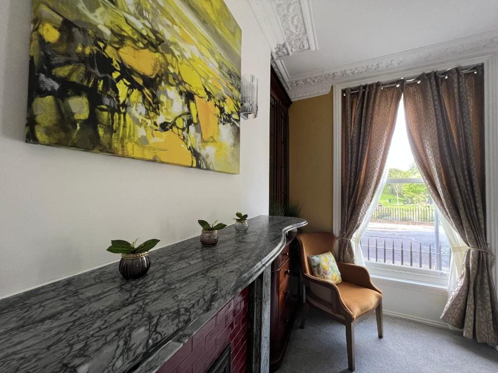 Apartment - Ground Floor room - Image 2