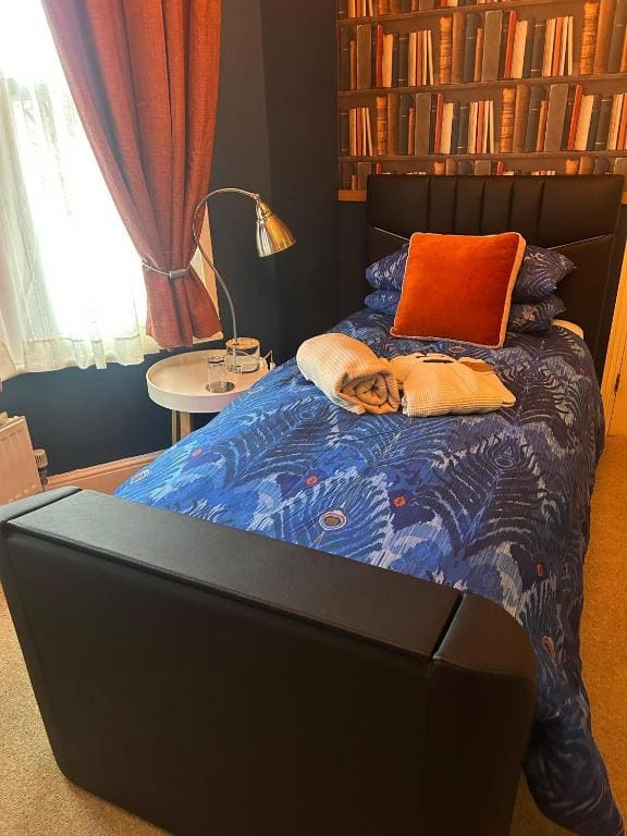 Family Room room - Image 2