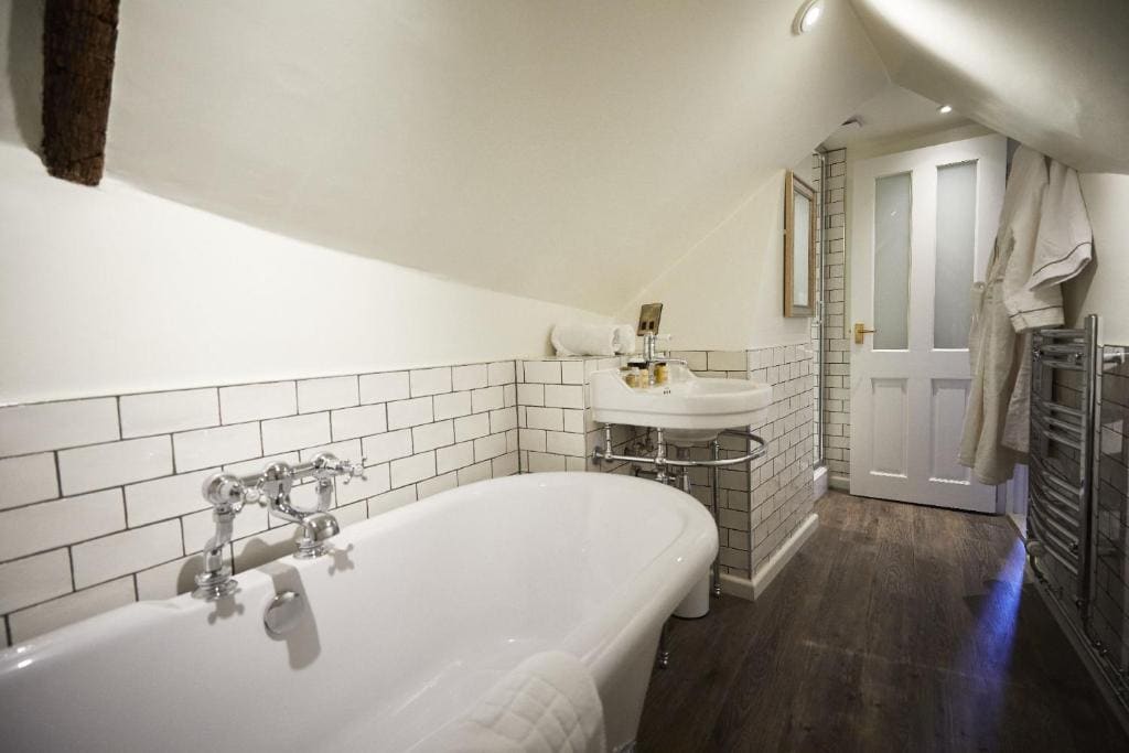 Superior Double or Twin Room room - Image 3