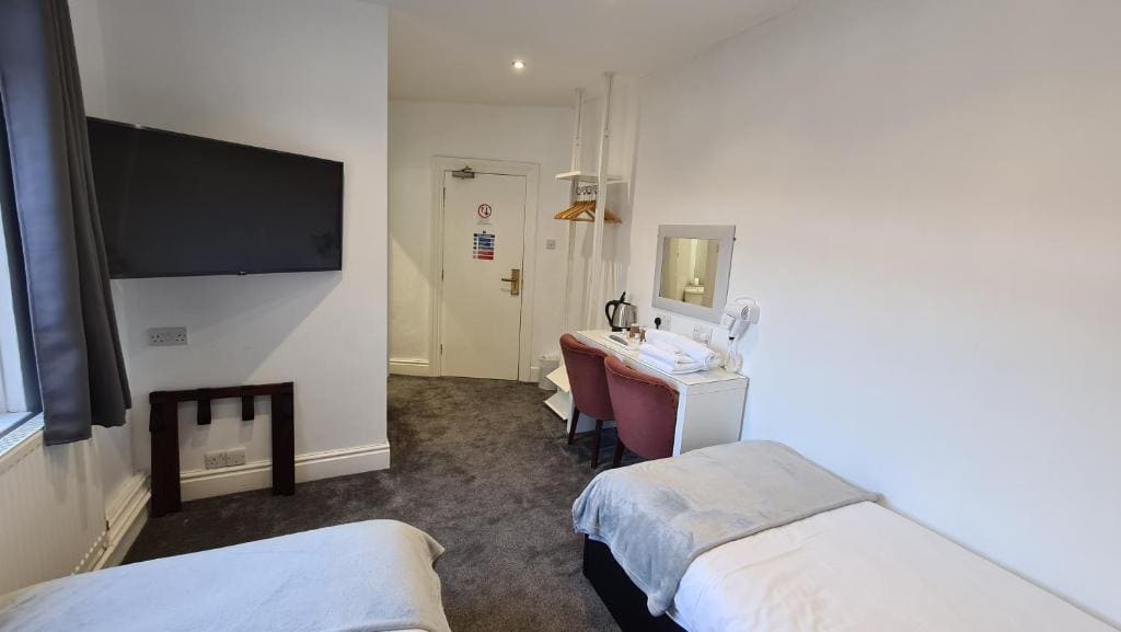 Twin Room room - Image 2