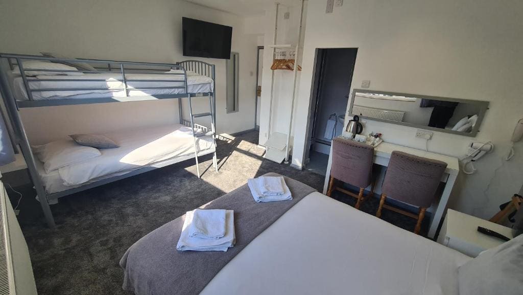 Family Room room - Image 1
