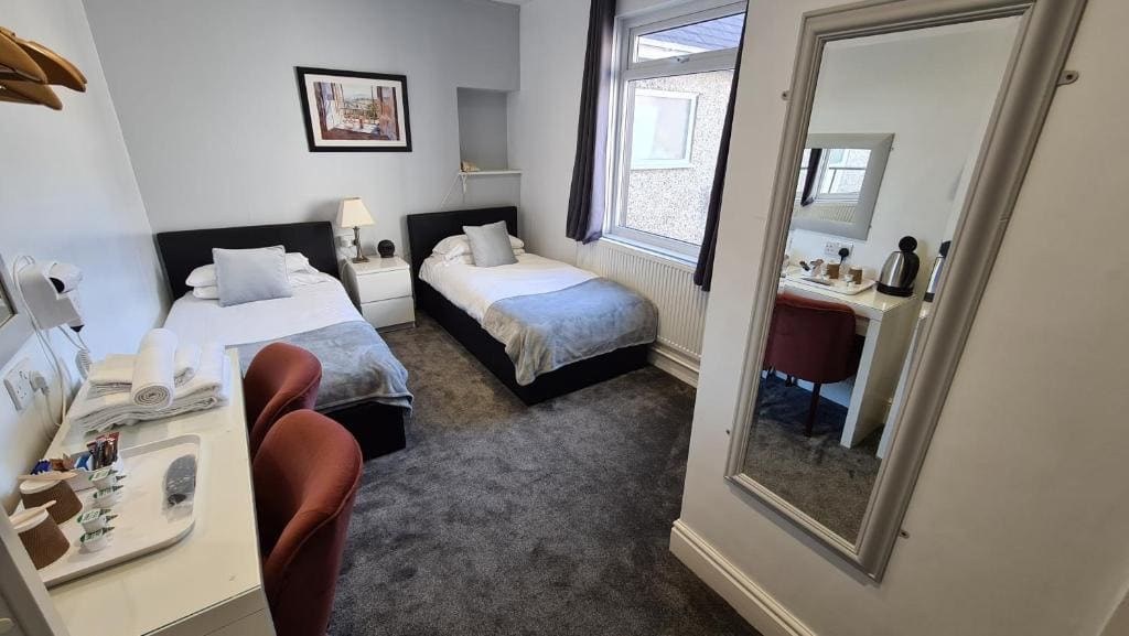 Twin Room room - Image 3