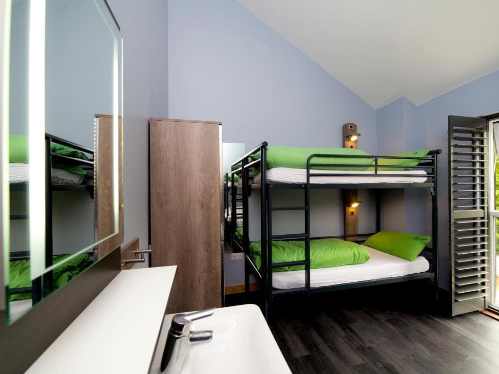 2 Bed Private Room Shared Bathroom room - Image 3