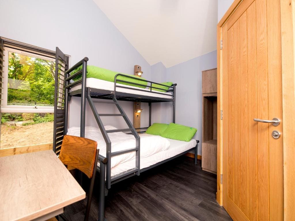 3 Bed Double Private Room Shared Bathroom room - Image 3