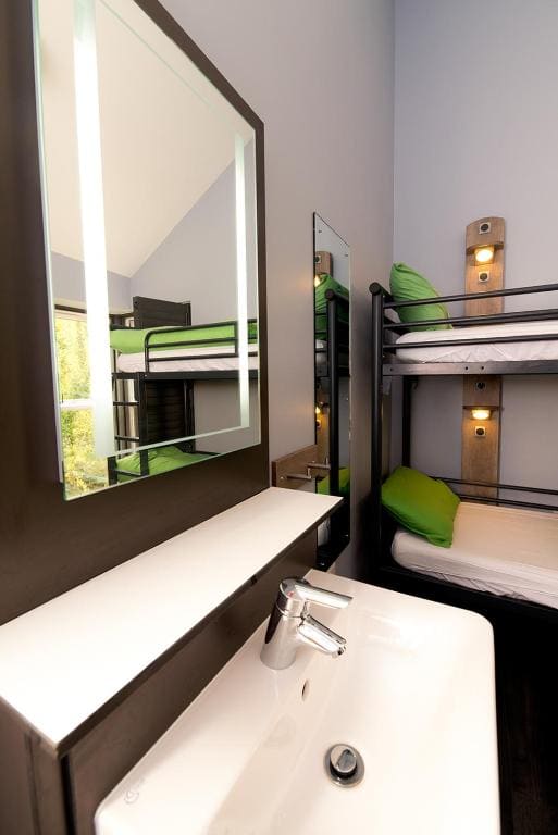 6 Bed Private Room Shared Bathroom room - Image 1