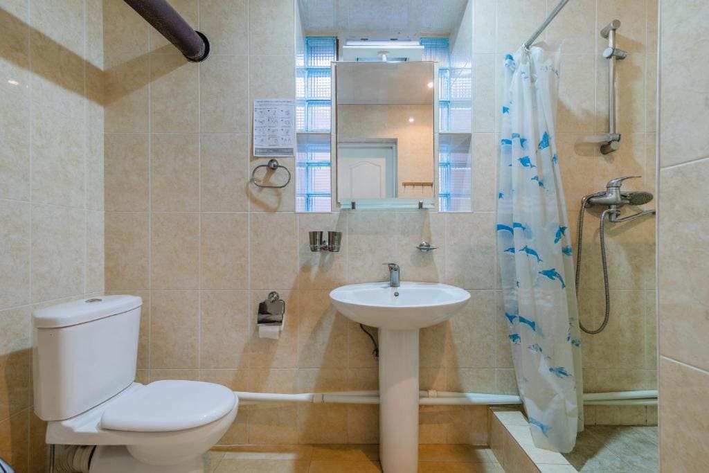 Triple Room with Shared Bathroom room - Image 1