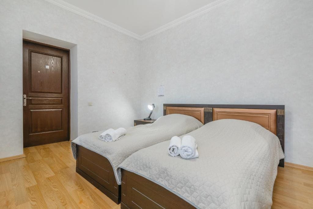 Twin Room with Garden View room - Image 3