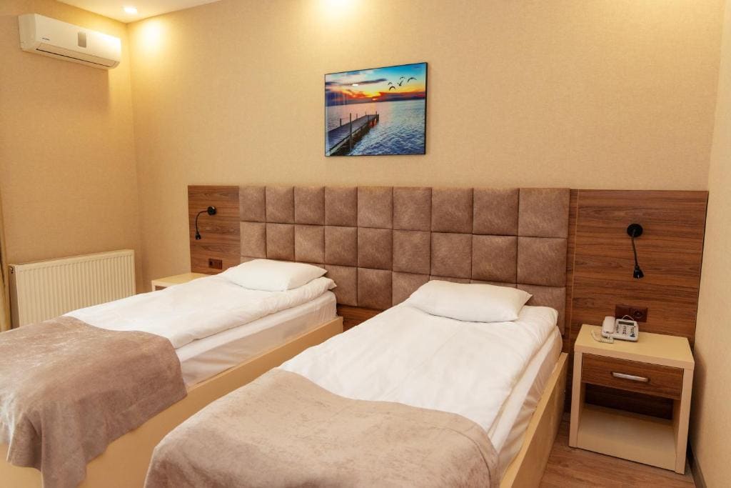 Standard Twin Room room - Image 1