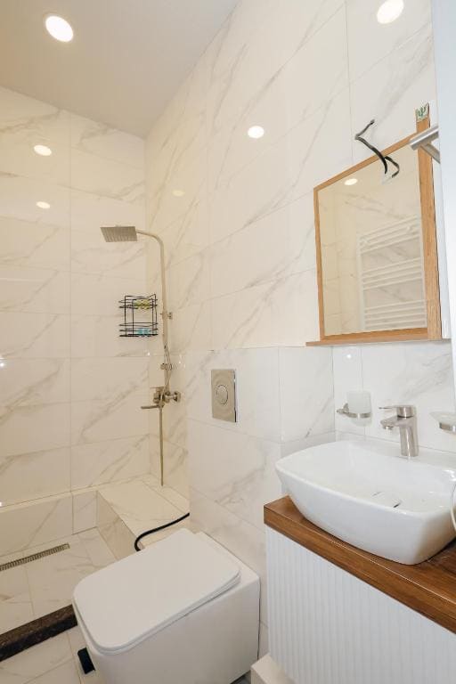 Double Room with Balcony room - Image 2