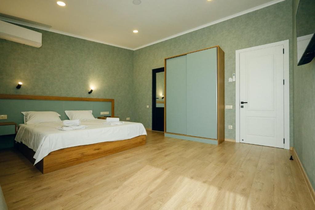 Double Room with Terrace room - Image 2