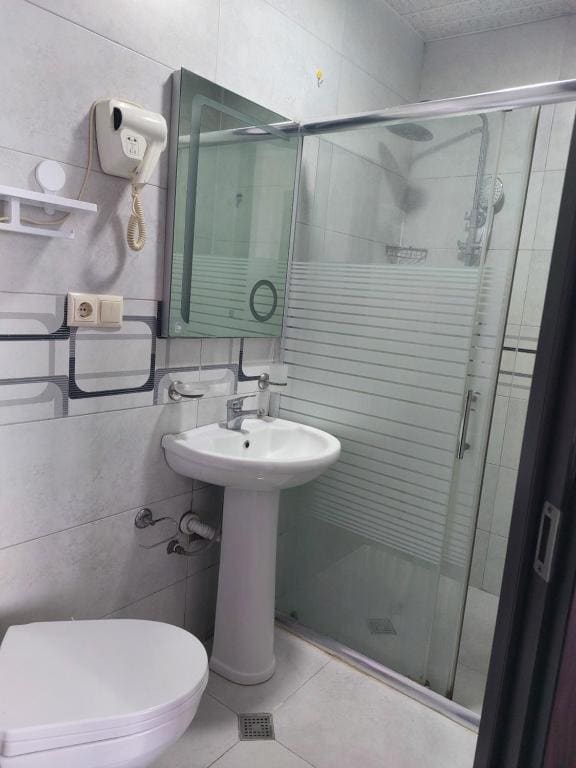 Standard Triple Room room - Image 1