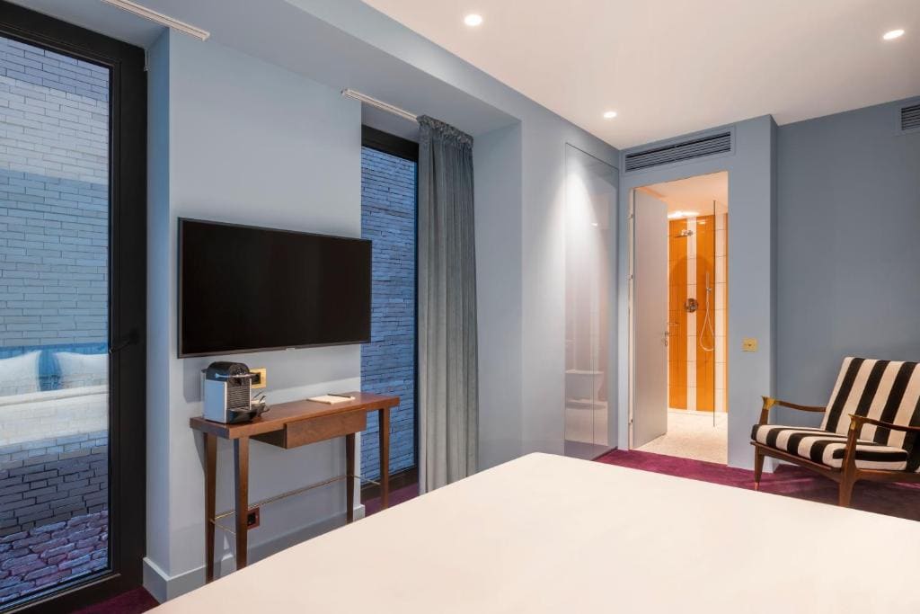 Small Double Room room - Image 2