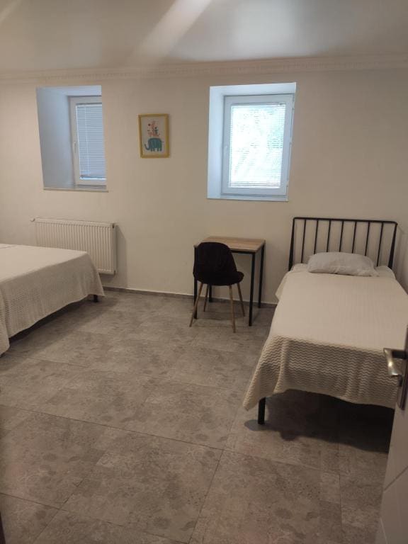 Budget Triple Room room - Image 1
