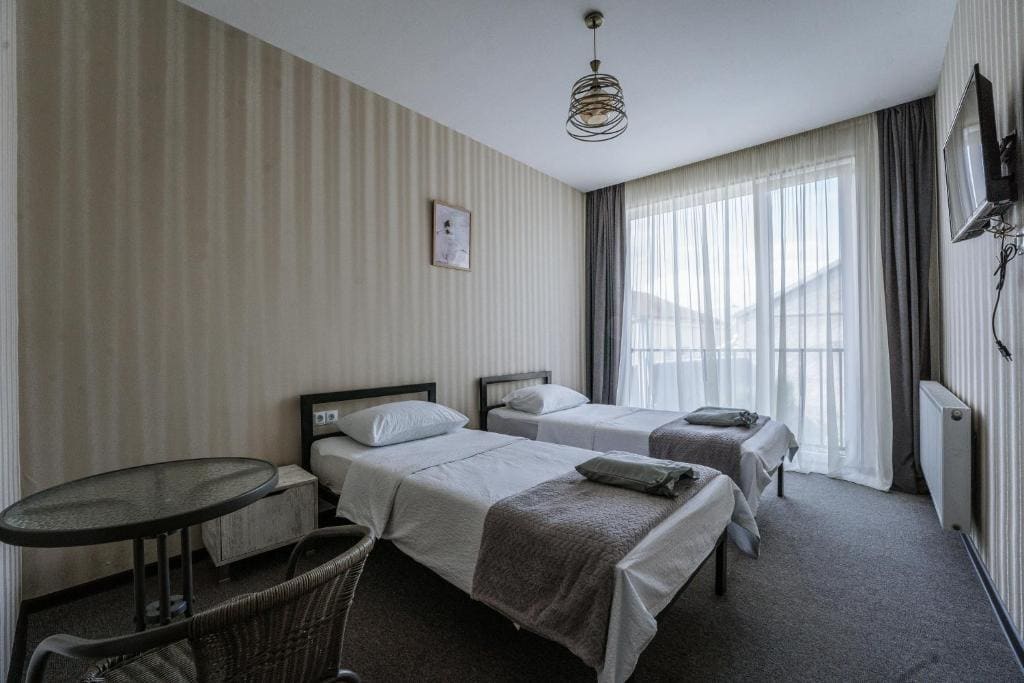 Standard Triple Room room - Image 1