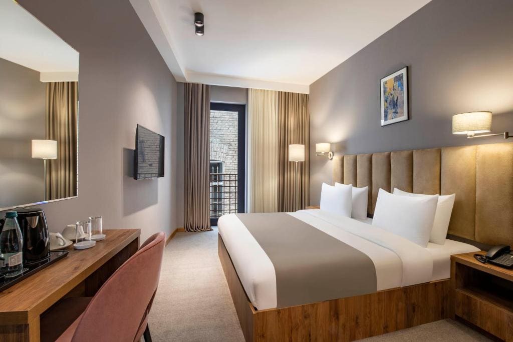Deluxe Double Room with Balcony room - Image 1