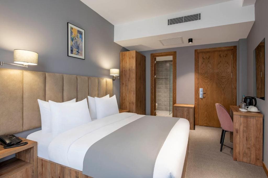 Deluxe Double Room room - Image 2