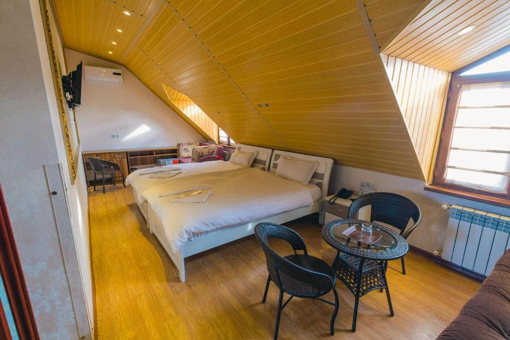 Deluxe Room room - Image 2
