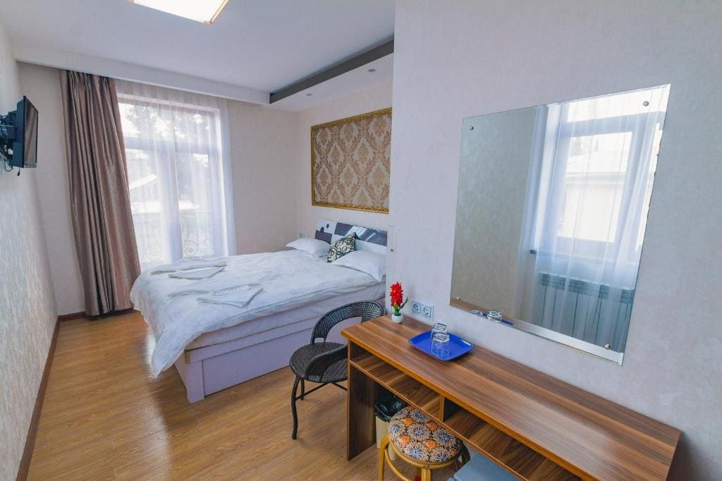 Superior Double or Twin Room room - Image 2
