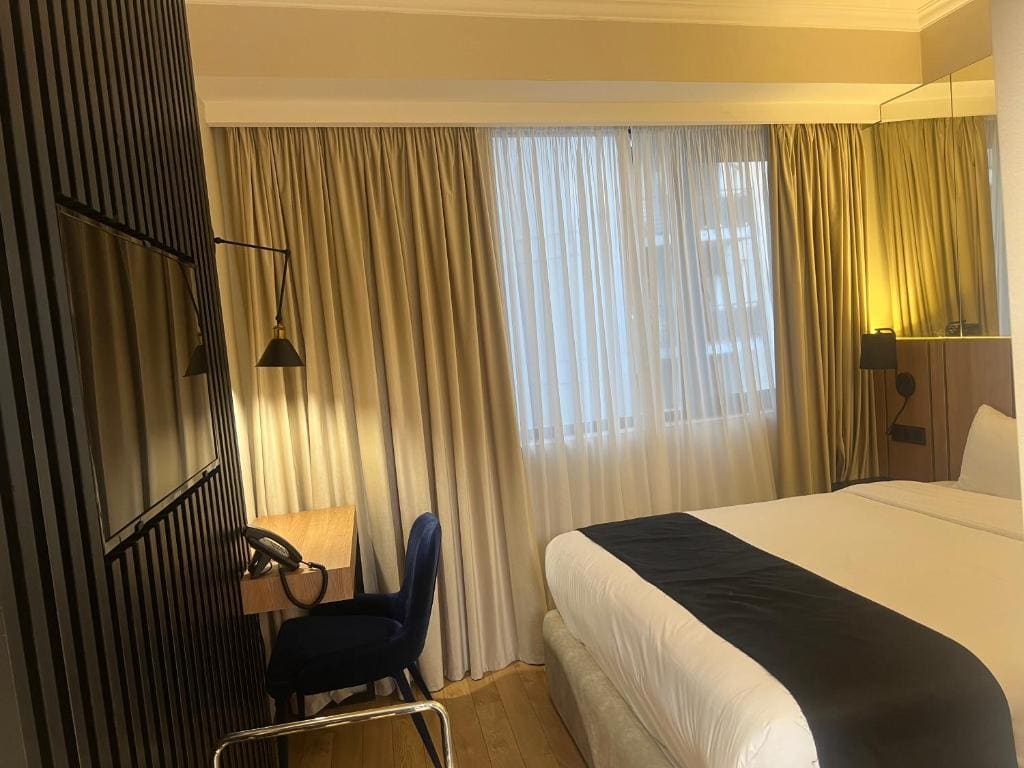 Standard Double Room room - Image 2
