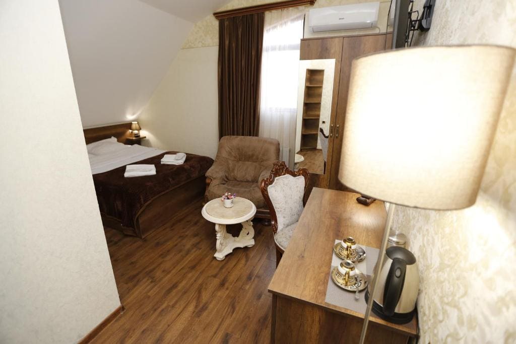 Budget Double Room room - Image 3