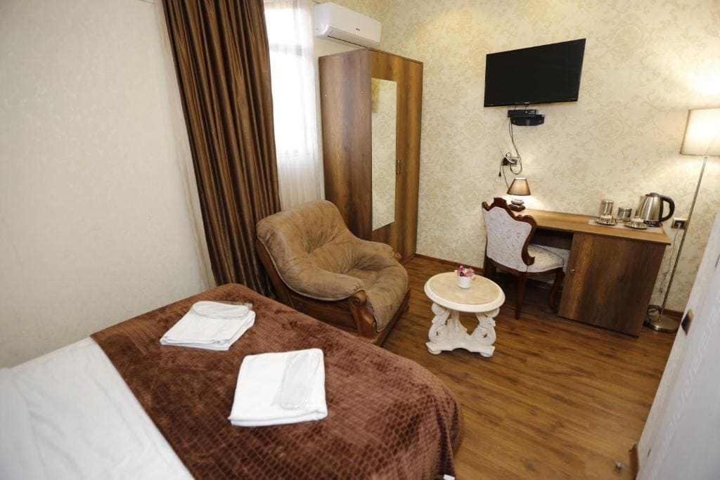Budget Double Room room - Image 2