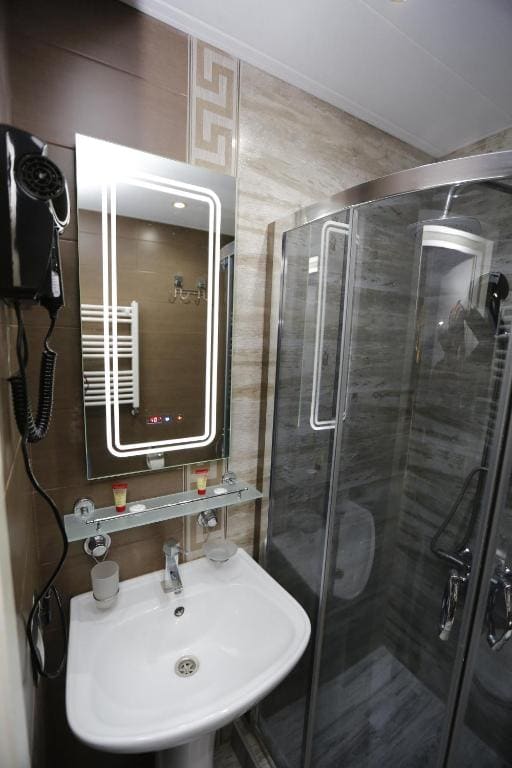 Standard Double Room room - Image 2
