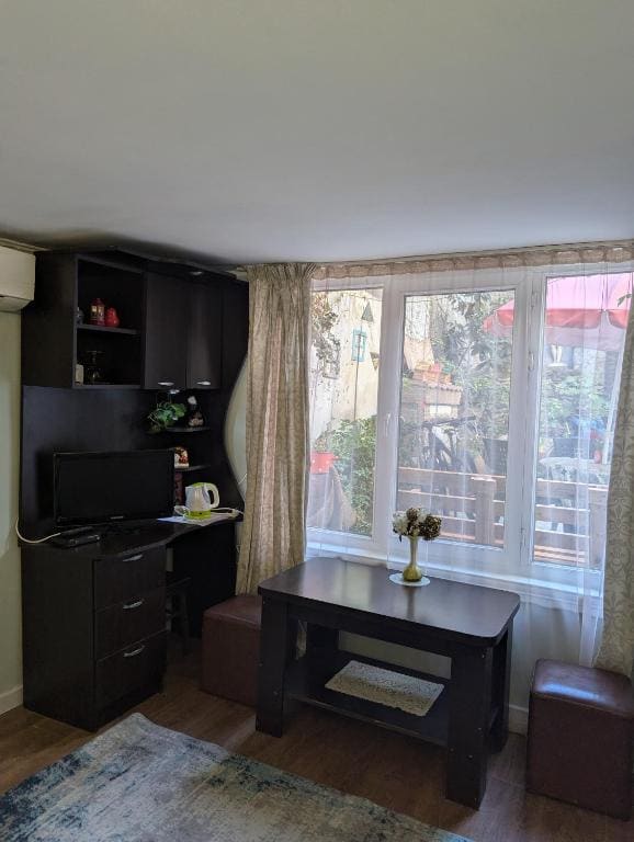 Deluxe Double Room with Shower room - Image 2