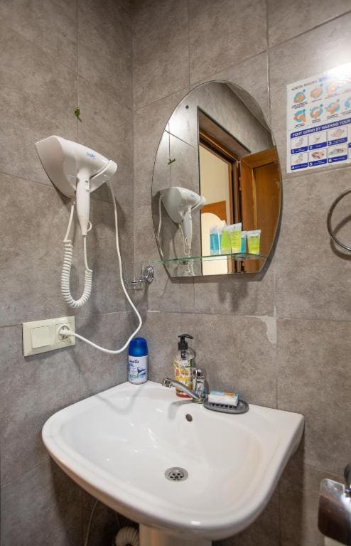 Standard Double Room room - Image 3