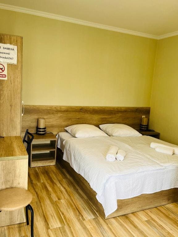 Double Room with Private Bathroom room - Image 1