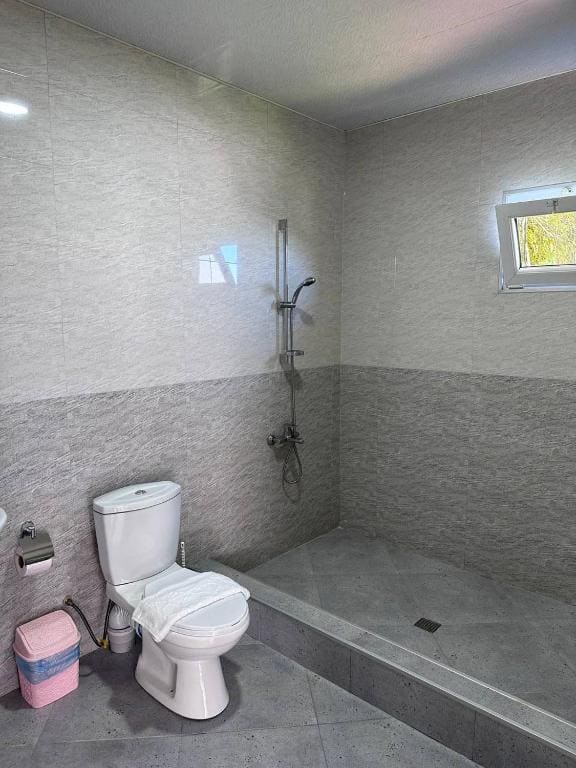 Comfort Quadruple Room room - Image 2