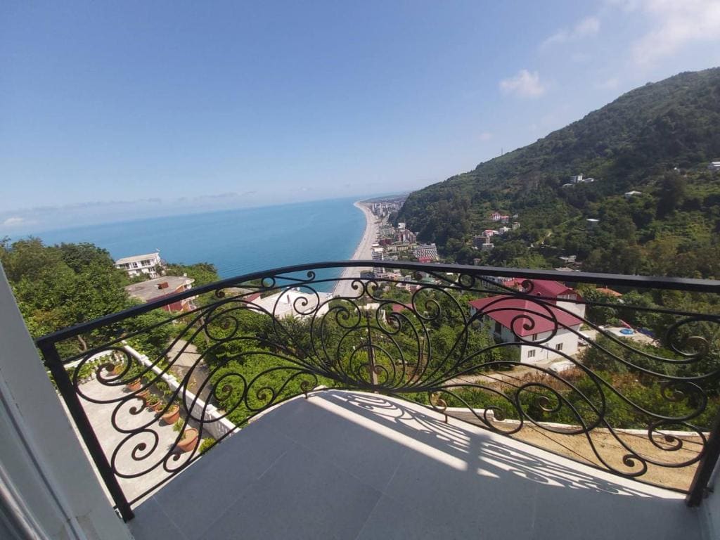 Deluxe Double Room with Sea View room - Image 3