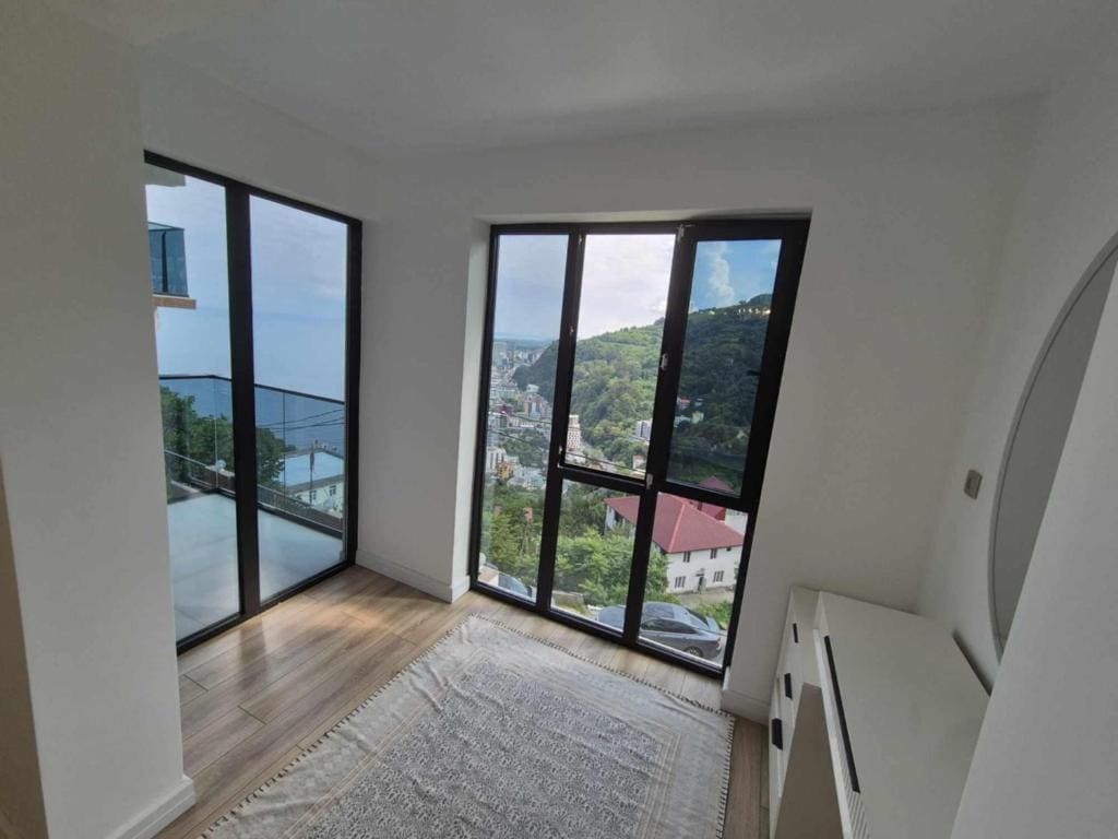 Deluxe Double Room with Side Sea View room - Image 3