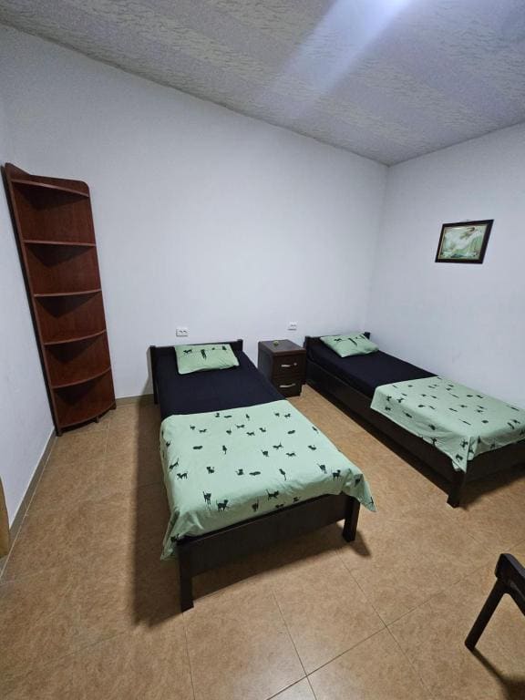 Budget Twin Room room - Image 3