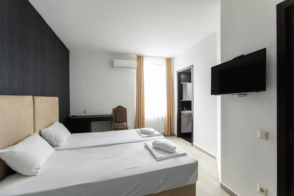 Deluxe Twin Room room - Image 2