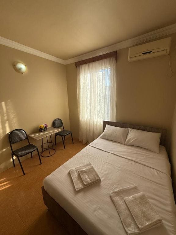 Double Room with Private Bathroom room - Image 2